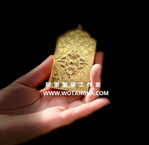 沃唐卡嘎乌盒 Ghau3564 支巴扎首纹十字金刚杵纯金嘎乌盒 实物图1