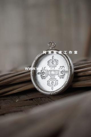 沃唐卡嘎乌盒 Ghau4048 福云纹十字金刚杵圆形嘎乌盒 实物图1